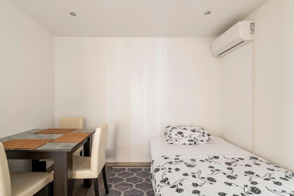 Studio Apartment Grgic Šibenik Exterior foto